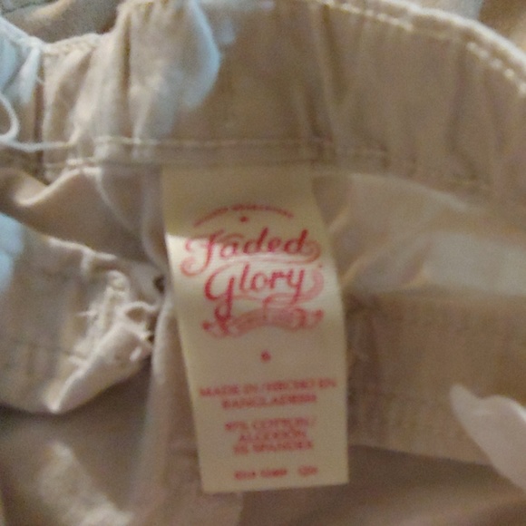 Girls uniform shorts with elastic waistband - Picture 2 of 4